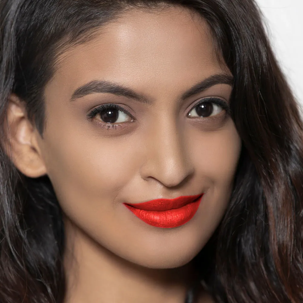 Faces Canada Matte Lip Crayon | Cocoa Butter and Chamomile enriched | One Stroke Intense Color | Smooth Glide | All Day Hydrated Lips | Shade - Runway Ready 2.8g