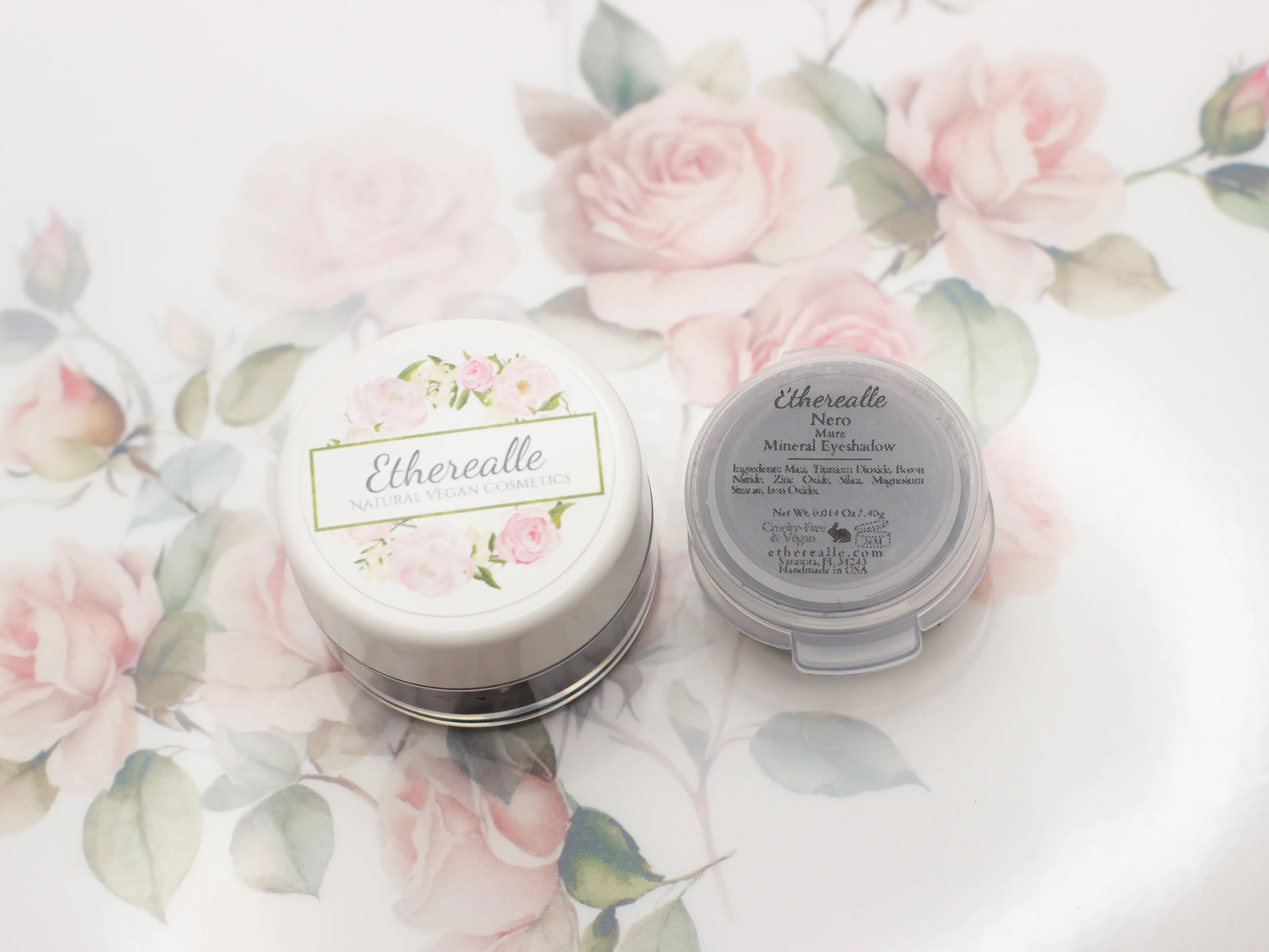 "Nero" - Mineral Eyeshadow