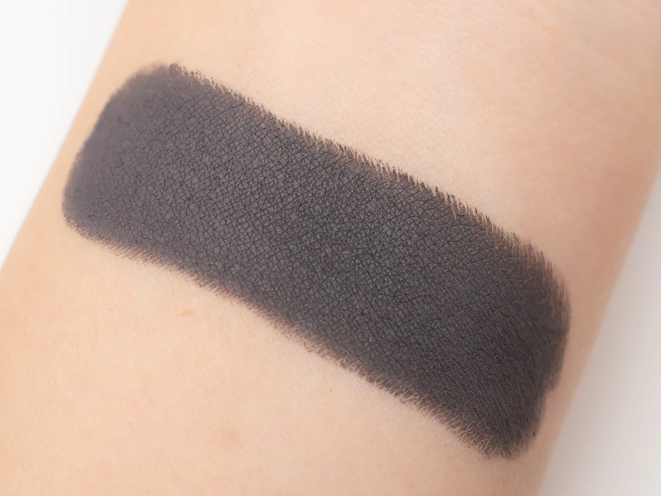 "Nero" - Mineral Eyeshadow